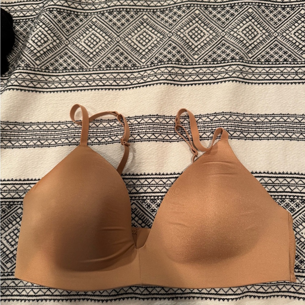 SKIMS Nude wireless push up Seamless Bra